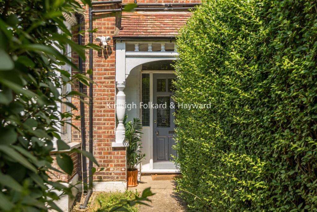 Main image of property: Onslow Gardens, London, N10