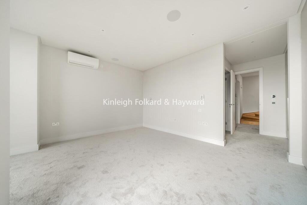 Main image of property: Connaught Gardens, Muswell Hill, London, N10