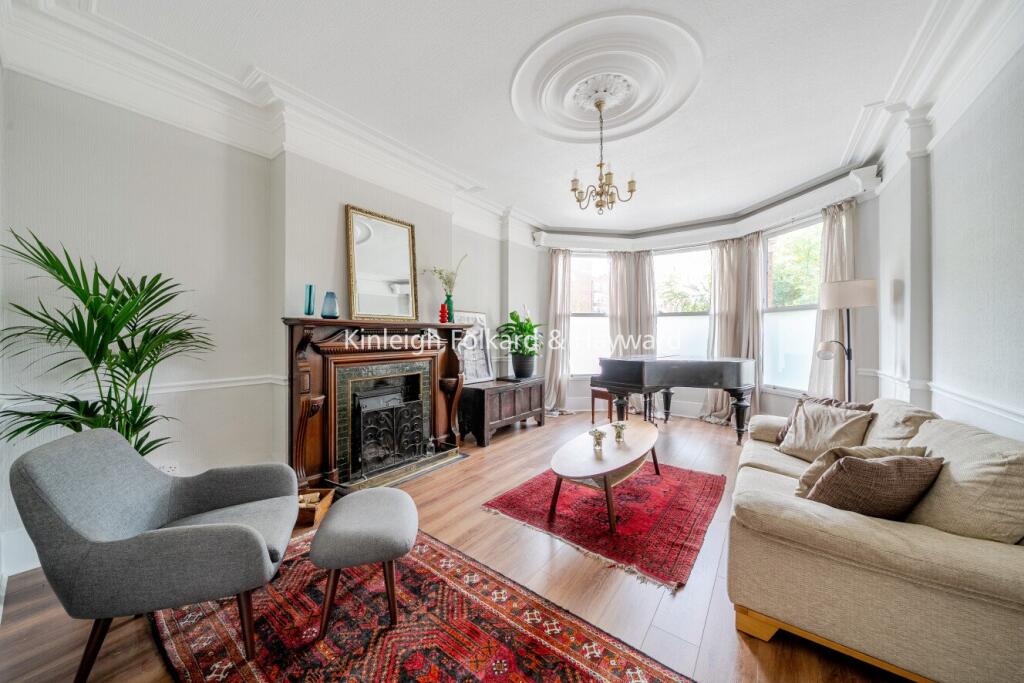 Main image of property: Colney Hatch Lane, Muswell Hill, London, N10