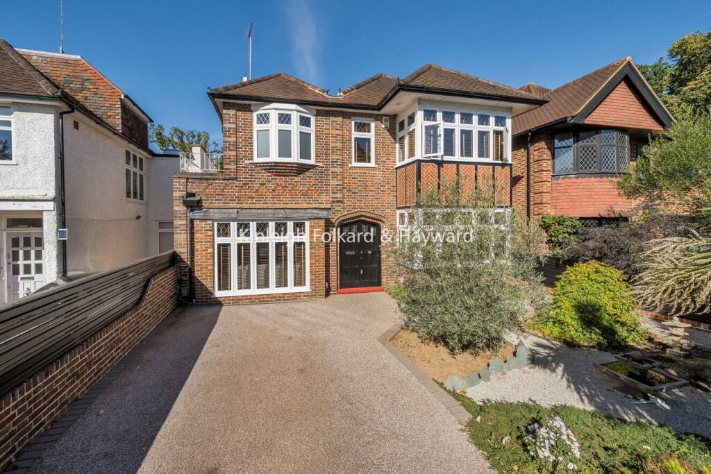 Main image of property: Creighton Avenue, London, N2