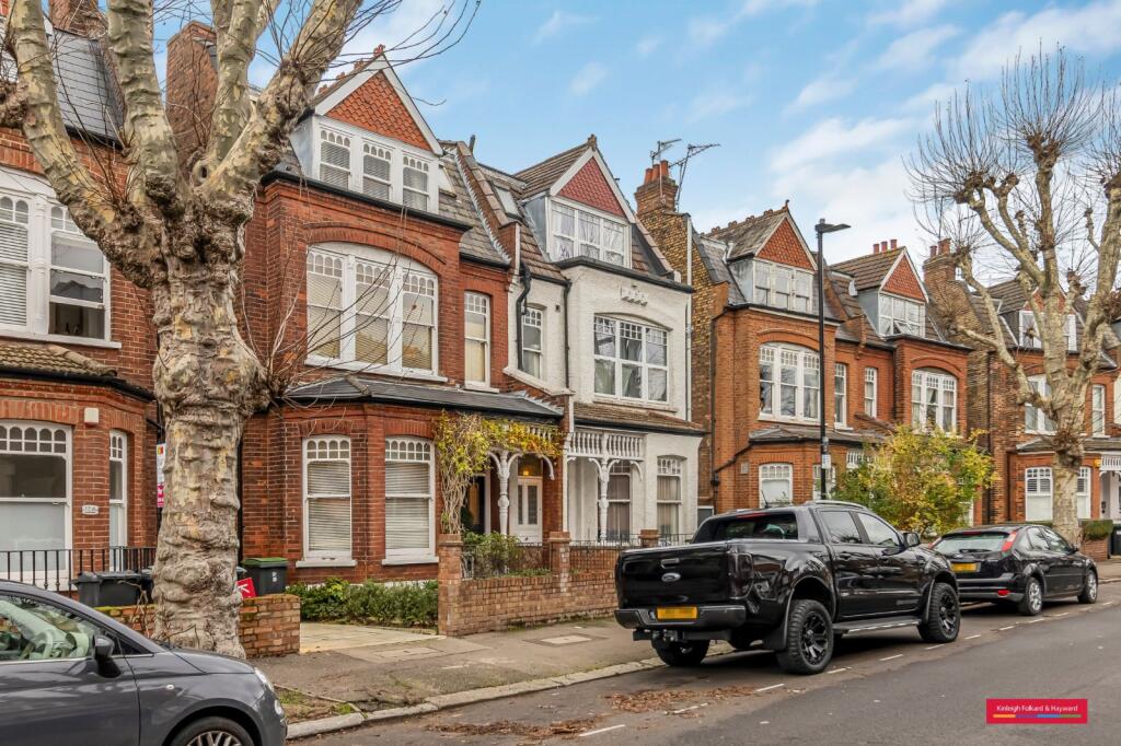 Main image of property: Kings Avenue, London, N10