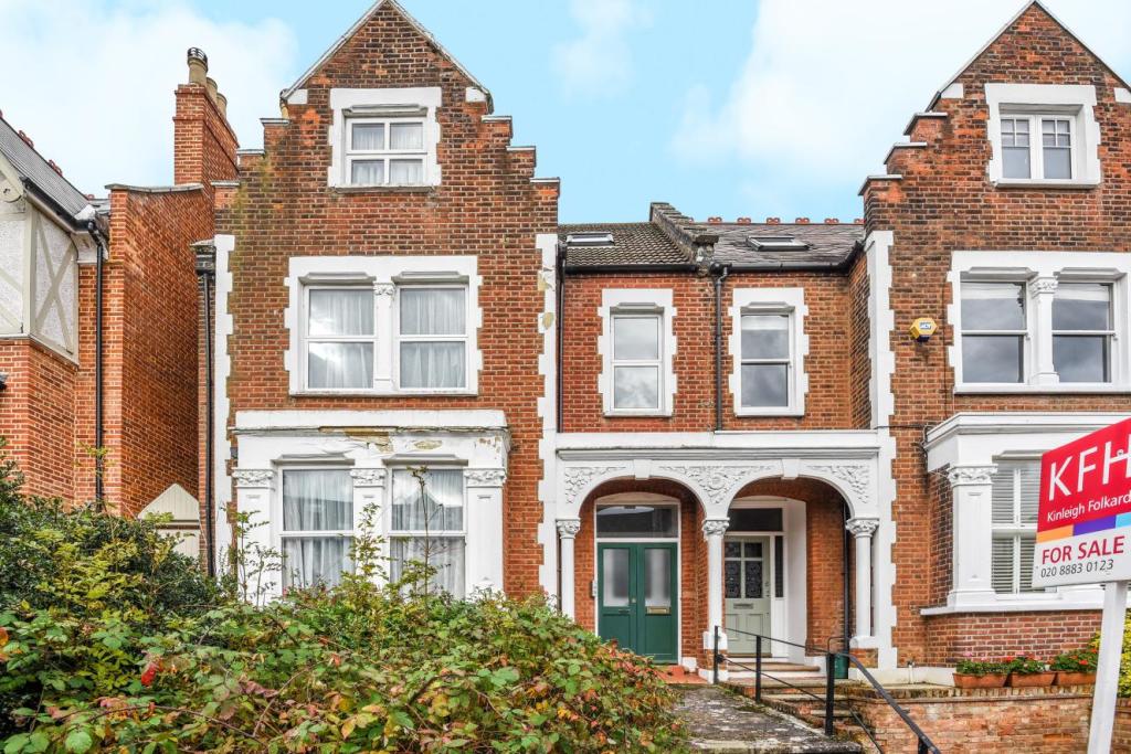 5 bedroom semidetached house for sale in Onslow Gardens, Muswell Hill, N10