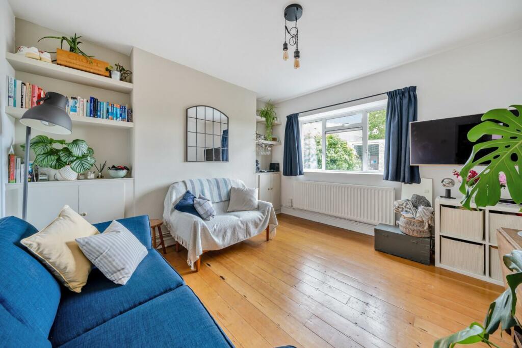 2 bedroom flat for sale in Peckham Rye, Peckham, SE15