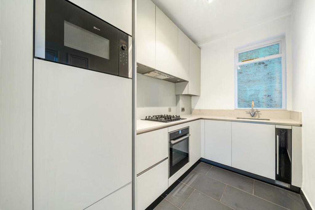 2 bedroom flat for sale in Oxford Road, Putney, SW15