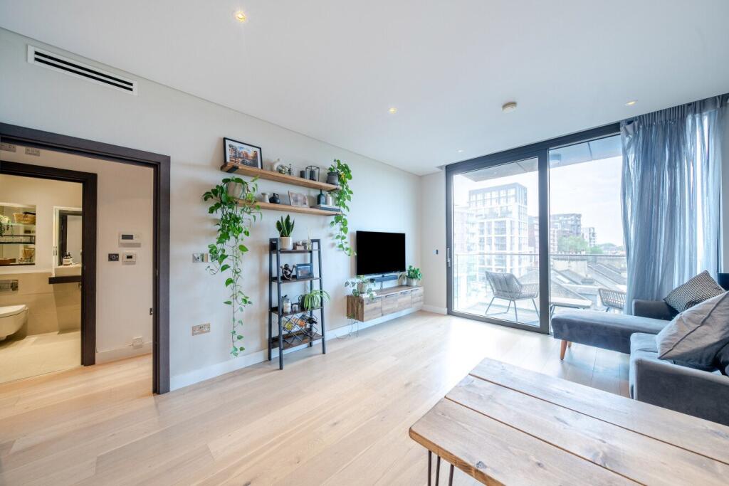 Main image of property: Plaza Gardens, Putney, London, SW15