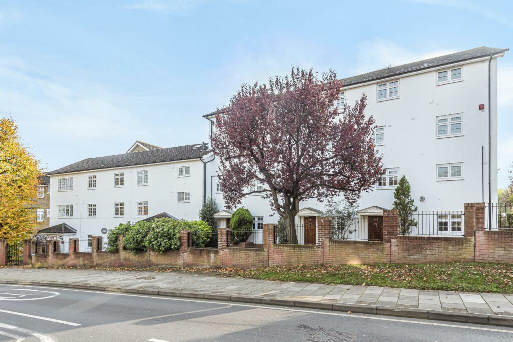2 bedroom flat for sale in Augustus Road, Southfields, SW19