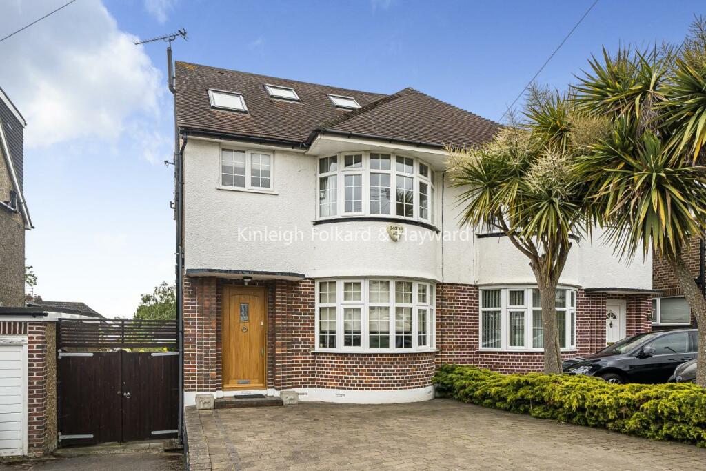 4 bedroom semidetached house for sale in Knoll Drive, Southgate, N14