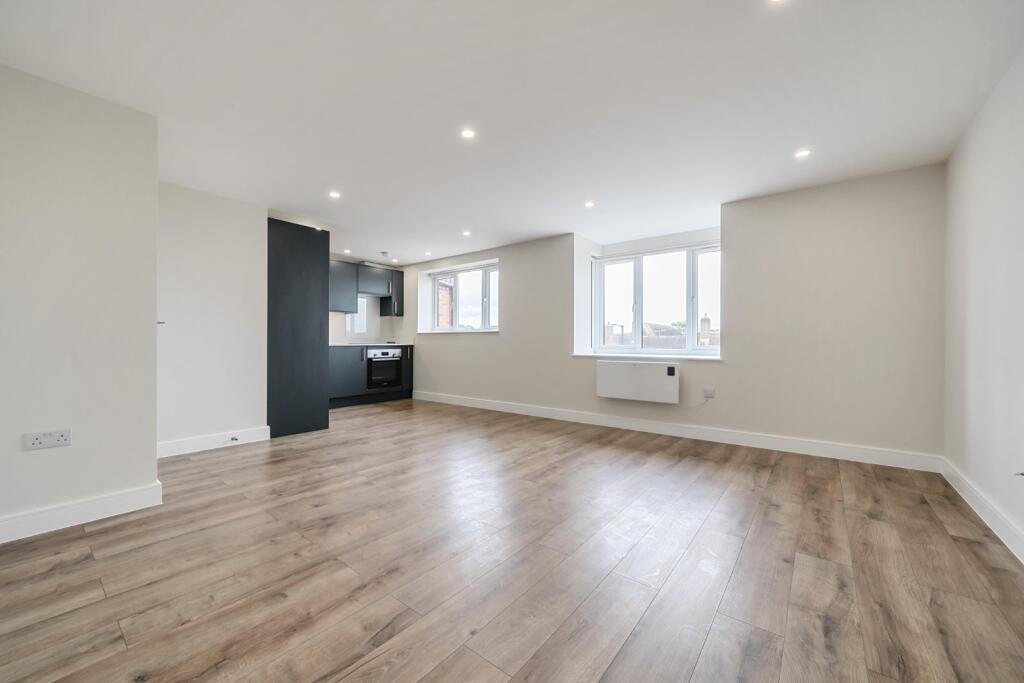 Main image of property: Chase Road, London, N14