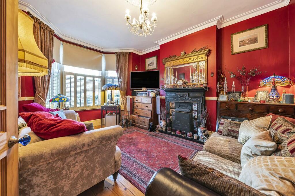 3 bedroom terraced house for sale in Pathfield Road, Streatham, SW16