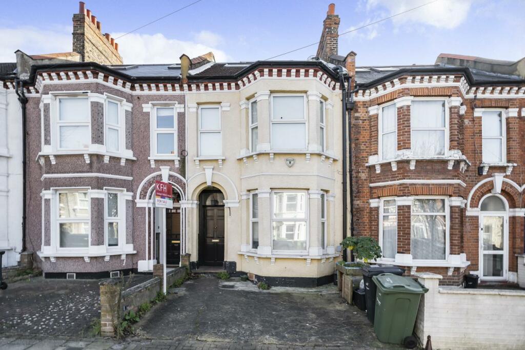 4 bedroom terraced house for sale in Pathfield Road, Streatham, SW16
