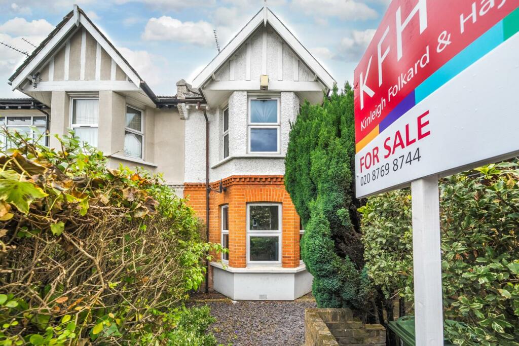 2 bedroom flat for sale in Thornton Avenue, Streatham, SW2