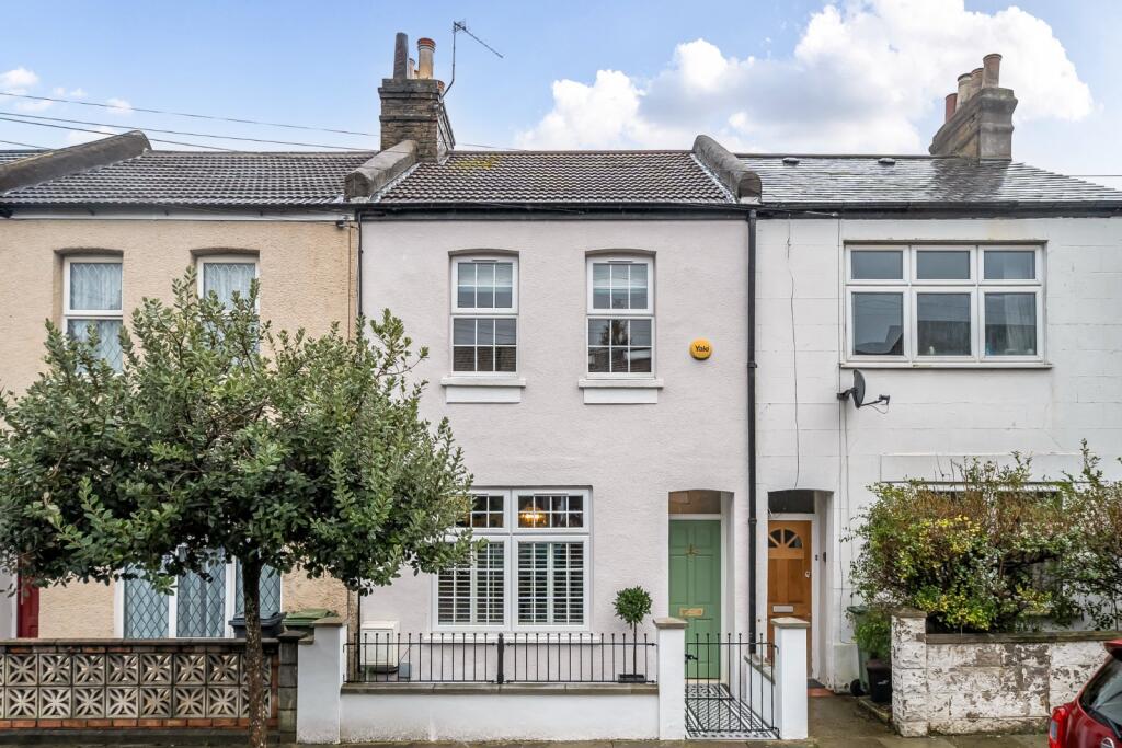 Main image of property: Edgington Road, London, SW16
