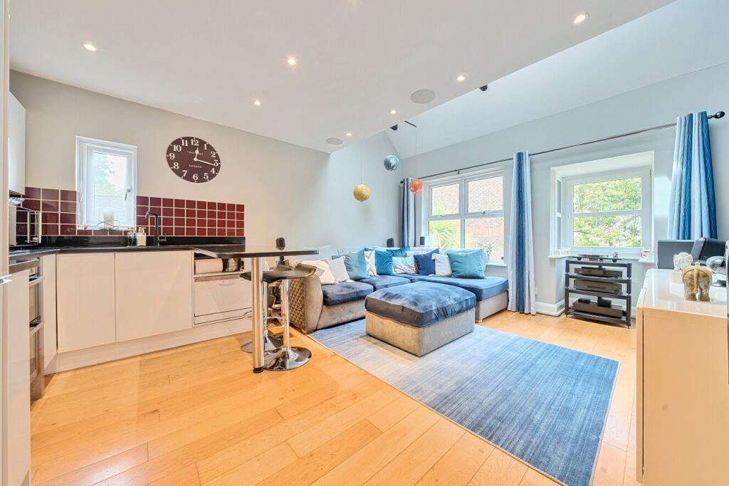 Main image of property: Kinburn Street, London, SE16