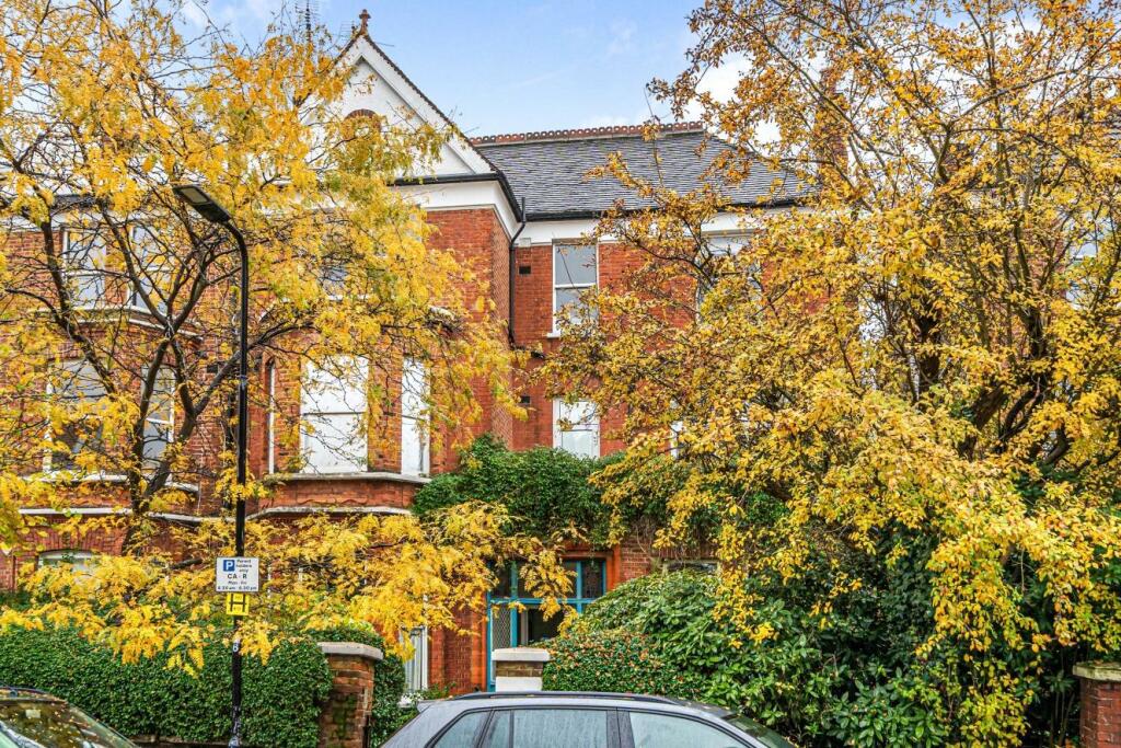 3 bedroom flat for sale in Canfield Gardens, South Hampstead, NW6