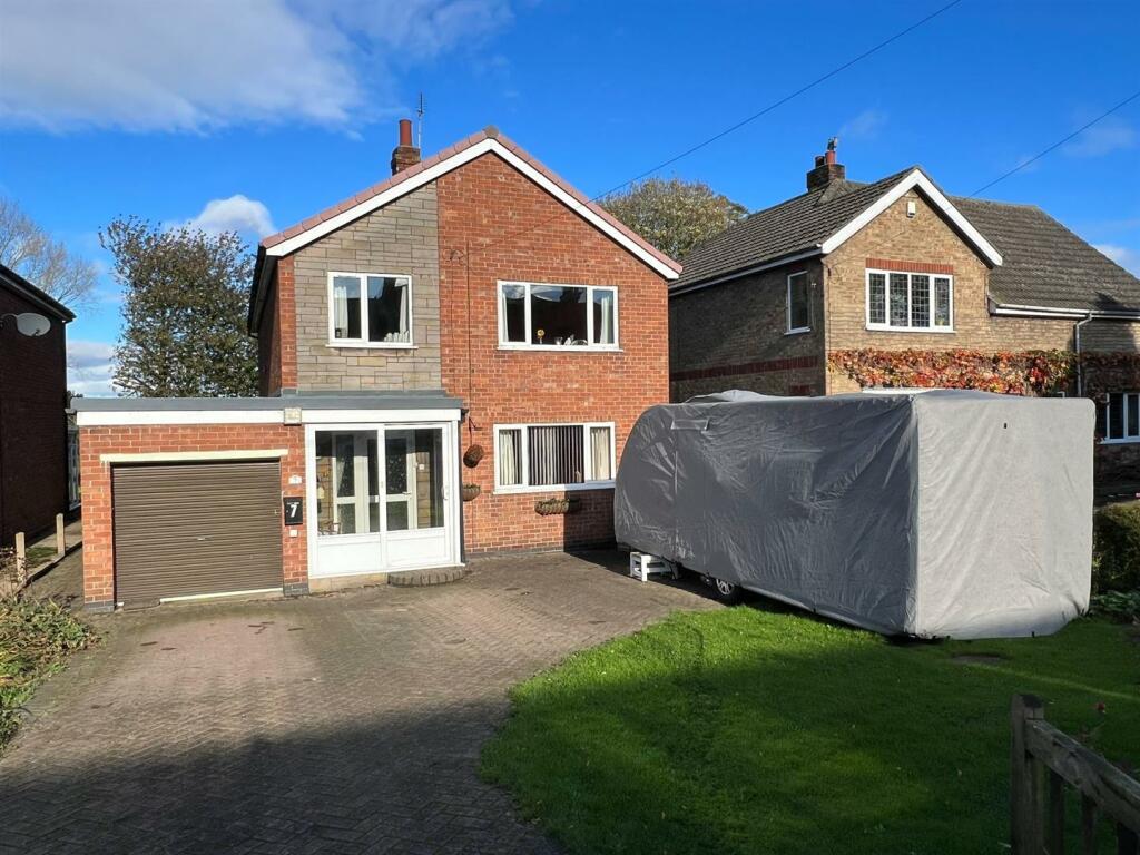 3 bedroom detached house for sale in Church Street, Aldbrough, Hull, HU11
