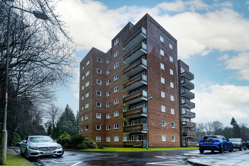 3 bedroom apartment for sale in Norwood Park, Bearsden, G61