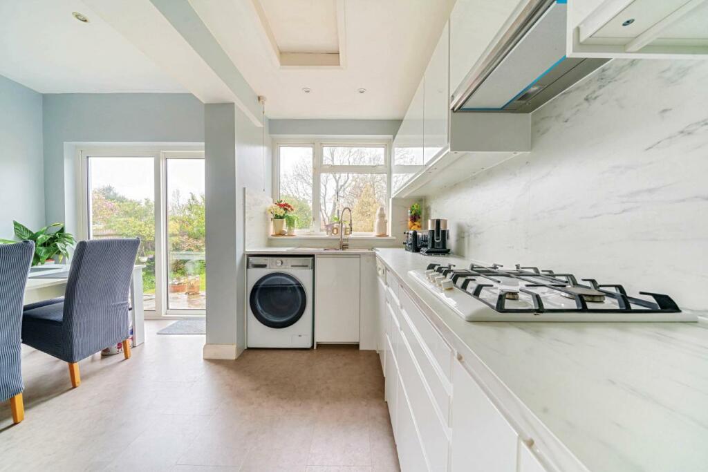 4 bedroom semidetached house for sale in Pine Avenue, West Wickham, BR4