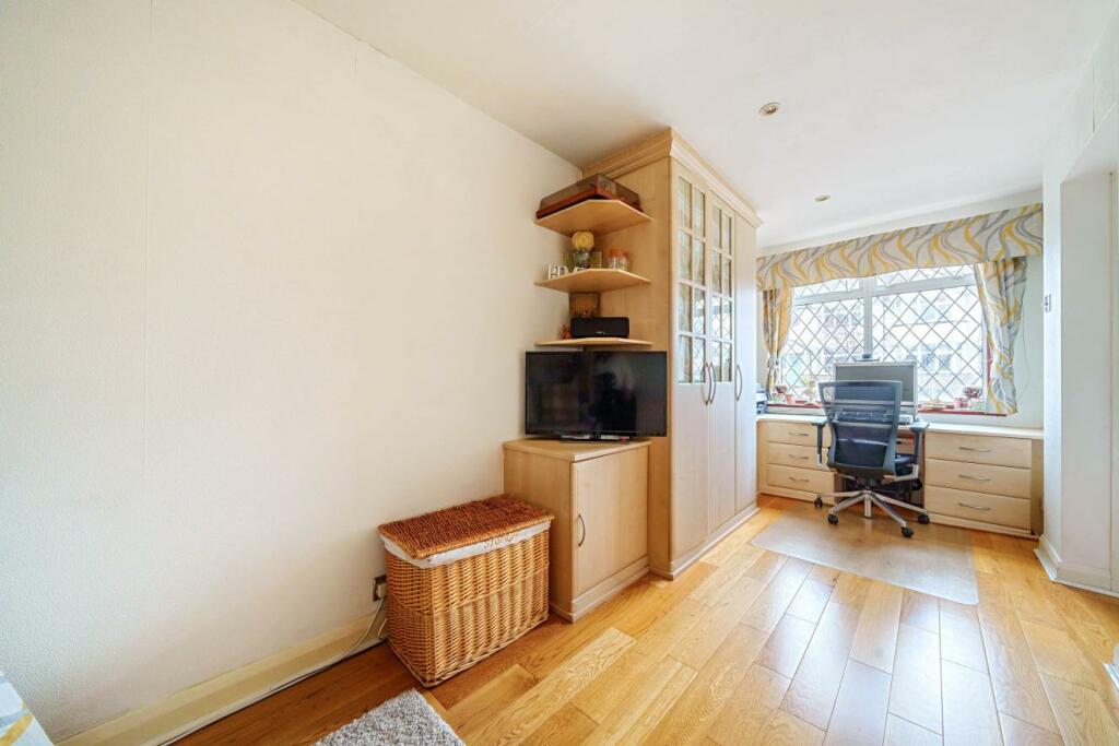 4 bedroom semidetached house for sale in Pine Avenue, West Wickham, BR4