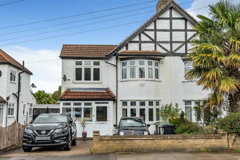3 bedroom semidetached house for sale in Queensway, West Wickham, BR4