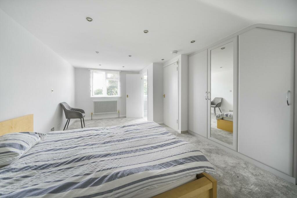 Additional property image - Pickhurst Rise, West Wickham