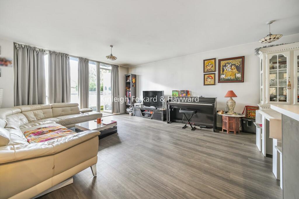 Additional property image - Glebe Way, West Wickham
