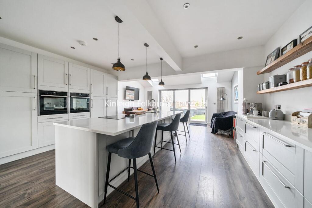 Additional property image - Pickhurst Rise, West Wickham