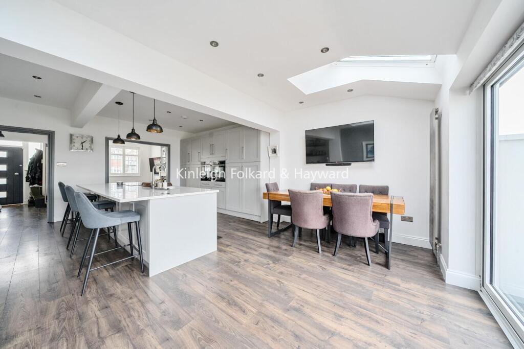 Additional property image - Pickhurst Rise, West Wickham