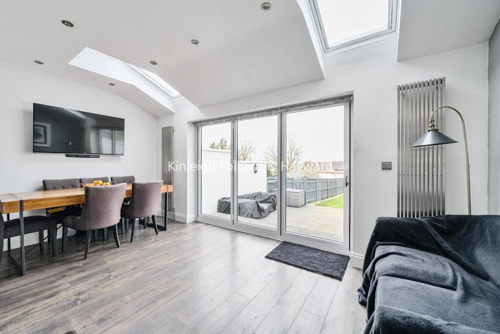 Additional property image - Pickhurst Rise, West Wickham