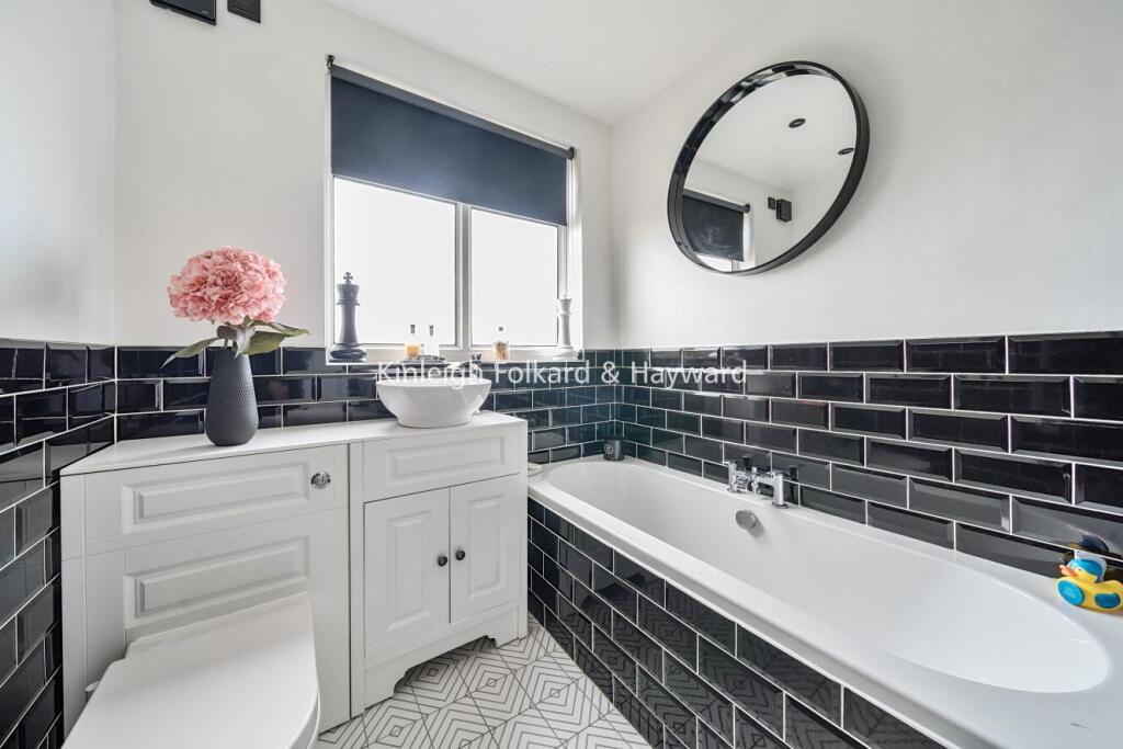 Additional property image - Pickhurst Rise, West Wickham