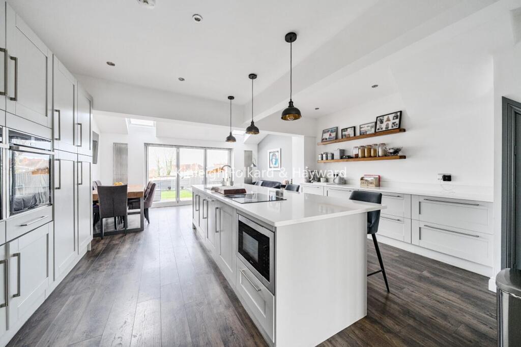 Additional property image - Pickhurst Rise, West Wickham