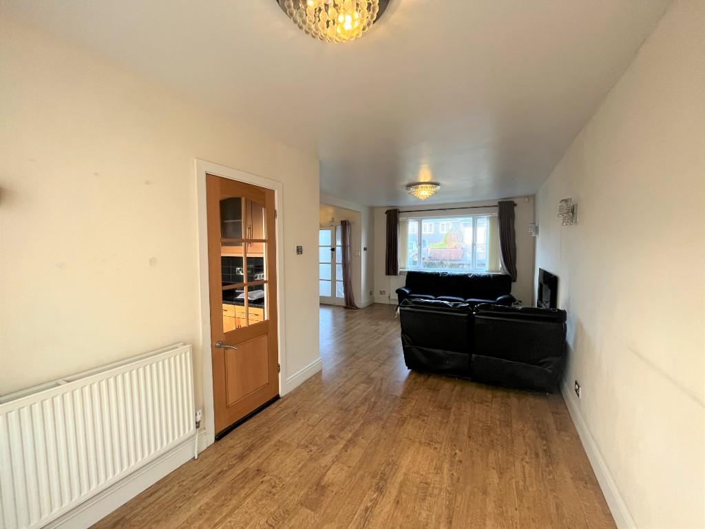 3 bedroom detached house for sale in Green Lane, Hollingworth, SK14