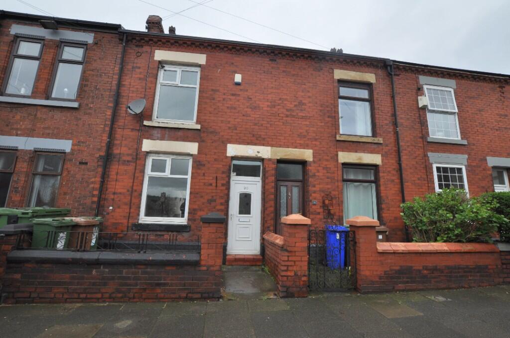 3 bedroom terraced house for sale in Haughton Green Road, Denton, M34