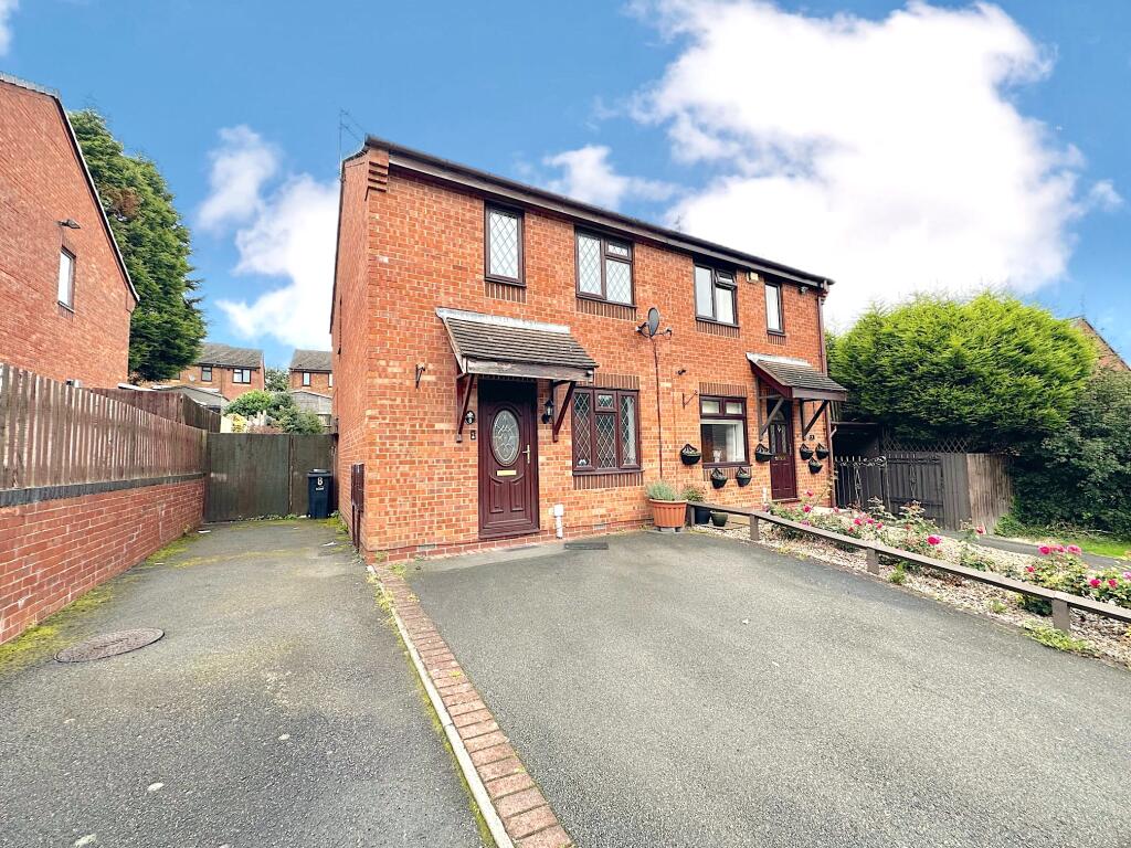 2 bedroom semidetached house for sale in Daffodil Close, Sedgley