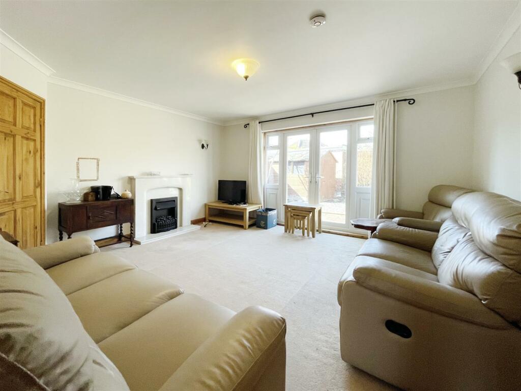 2 bedroom detached house for sale in Ledbrook Road, Leamington Spa, CV32