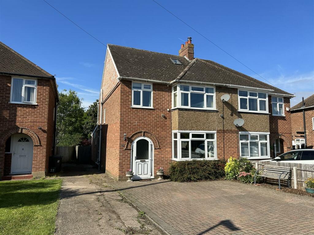 4 bedroom semidetached house for sale in St. Catherines Crescent