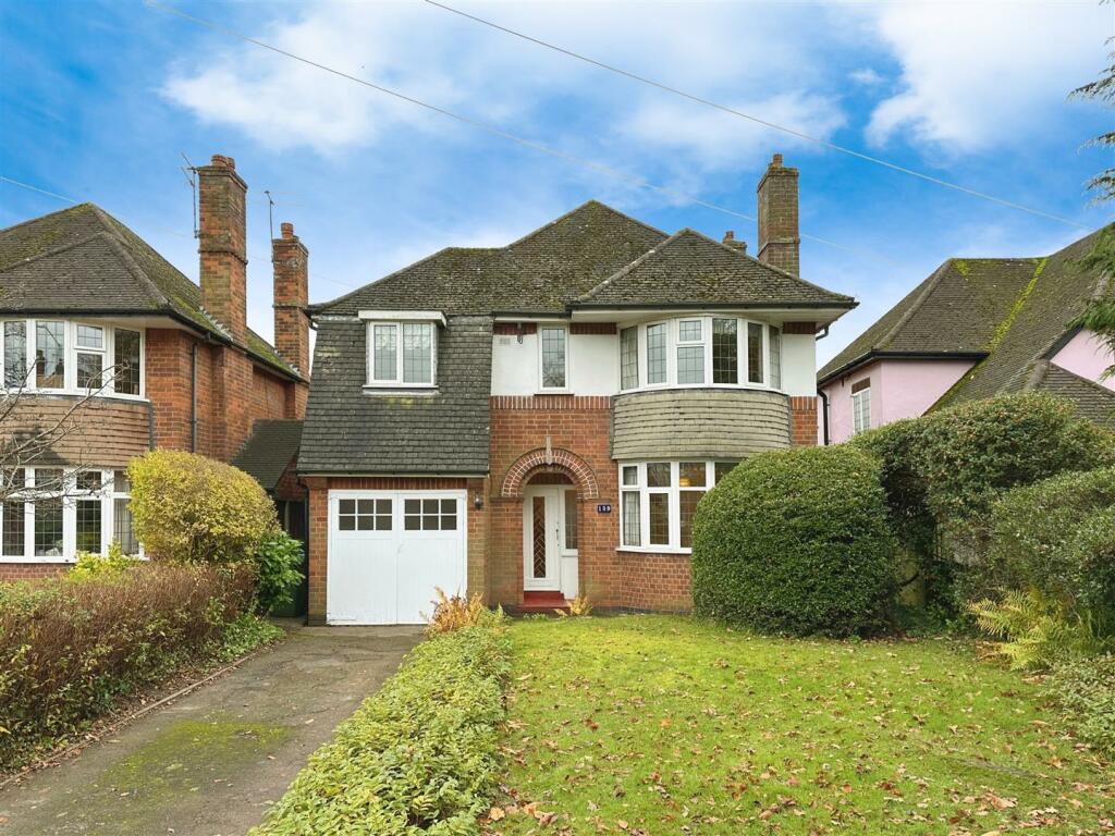 5 bedroom detached house for sale in Warwick New Road, Leamington Spa, CV32