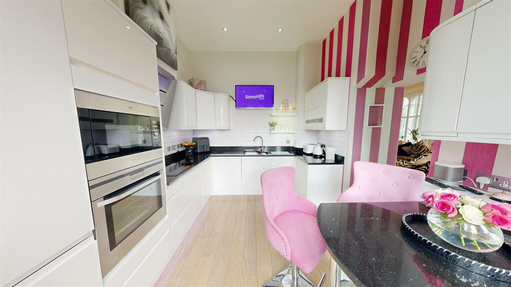 Additional property image - Wilhelmina Close, Leamington Spa