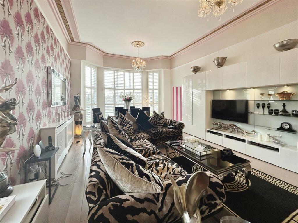Additional property image - Wilhelmina Close, Leamington Spa