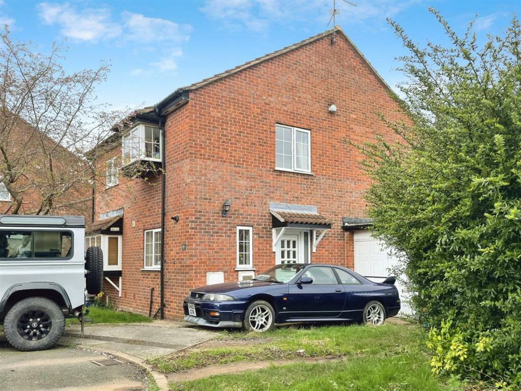 2 bedroom semi-detached house for sale in Longleat Grove, Leamington Spa, CV31