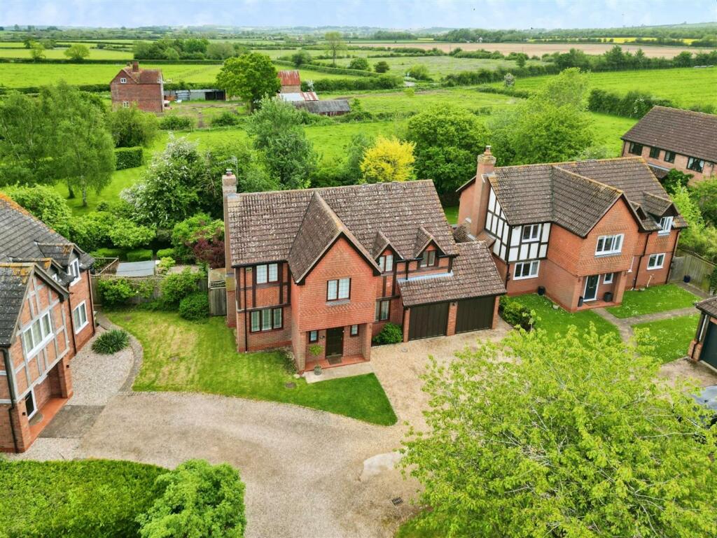 5 bedroom detached house for sale in Kimble Close, Knightcote, Southam