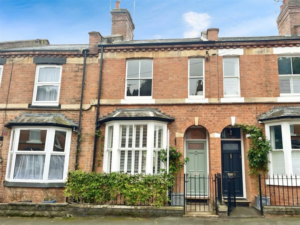 3 bedroom terraced house for sale in Strathearn Road, Leamington Spa, CV32