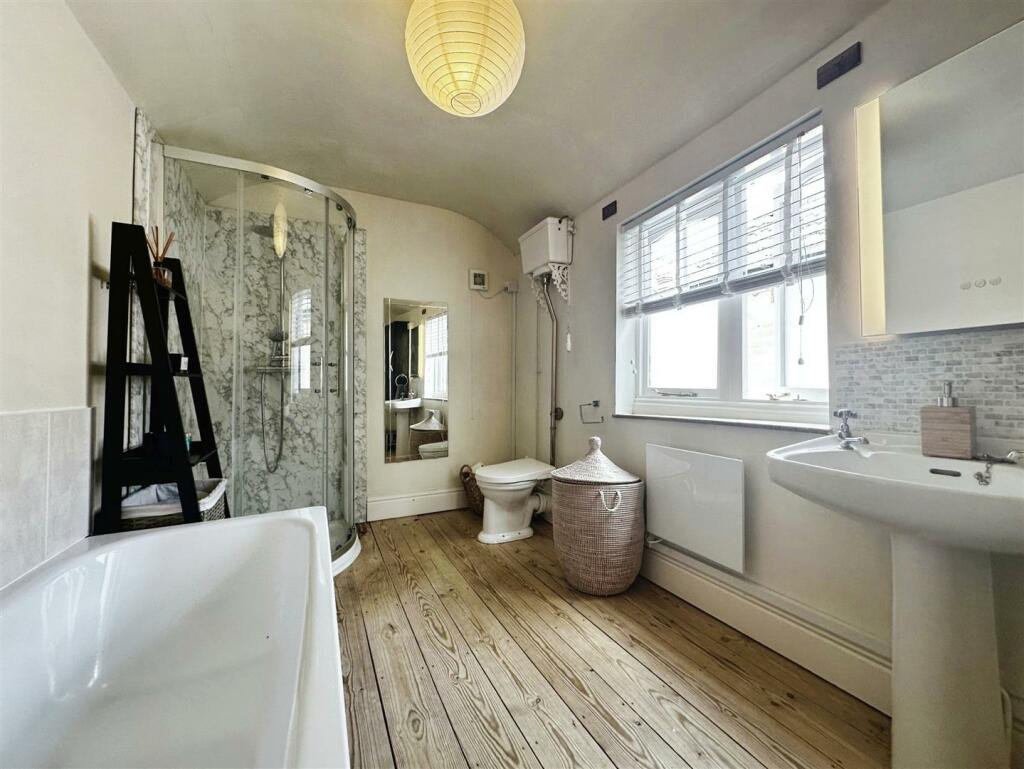 Additional property image - Leam Terrace, Leamington Spa