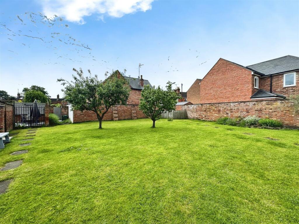 Additional property image - Leam Terrace, Leamington Spa