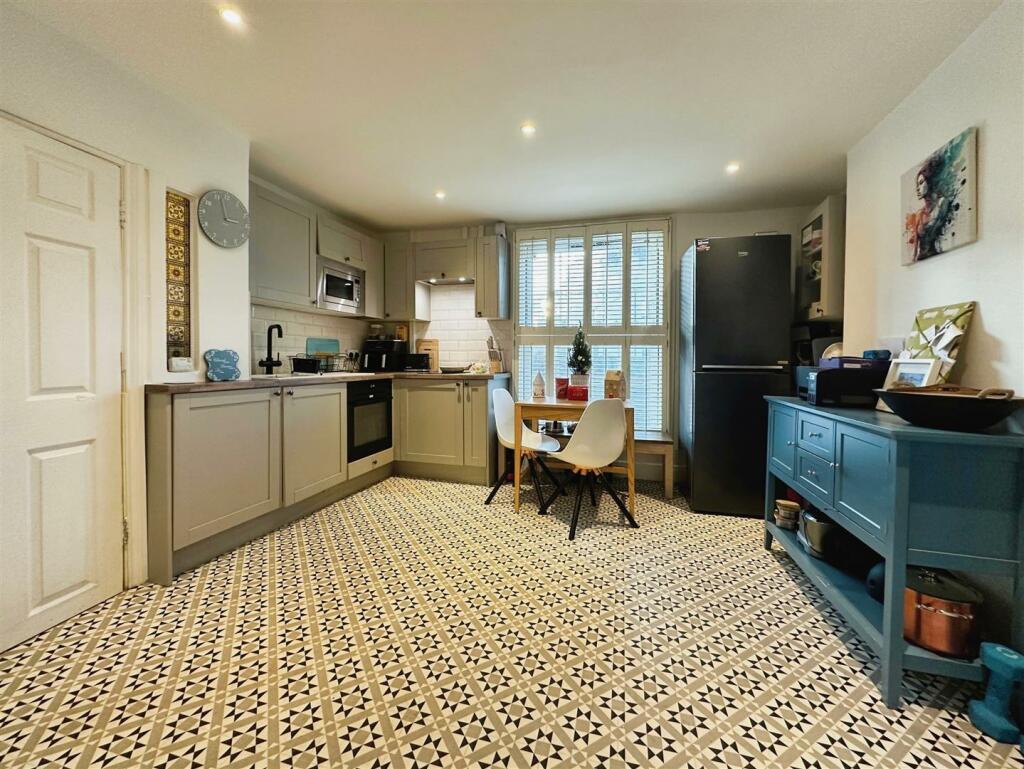 Additional property image - Binswood Street, Leamington Spa