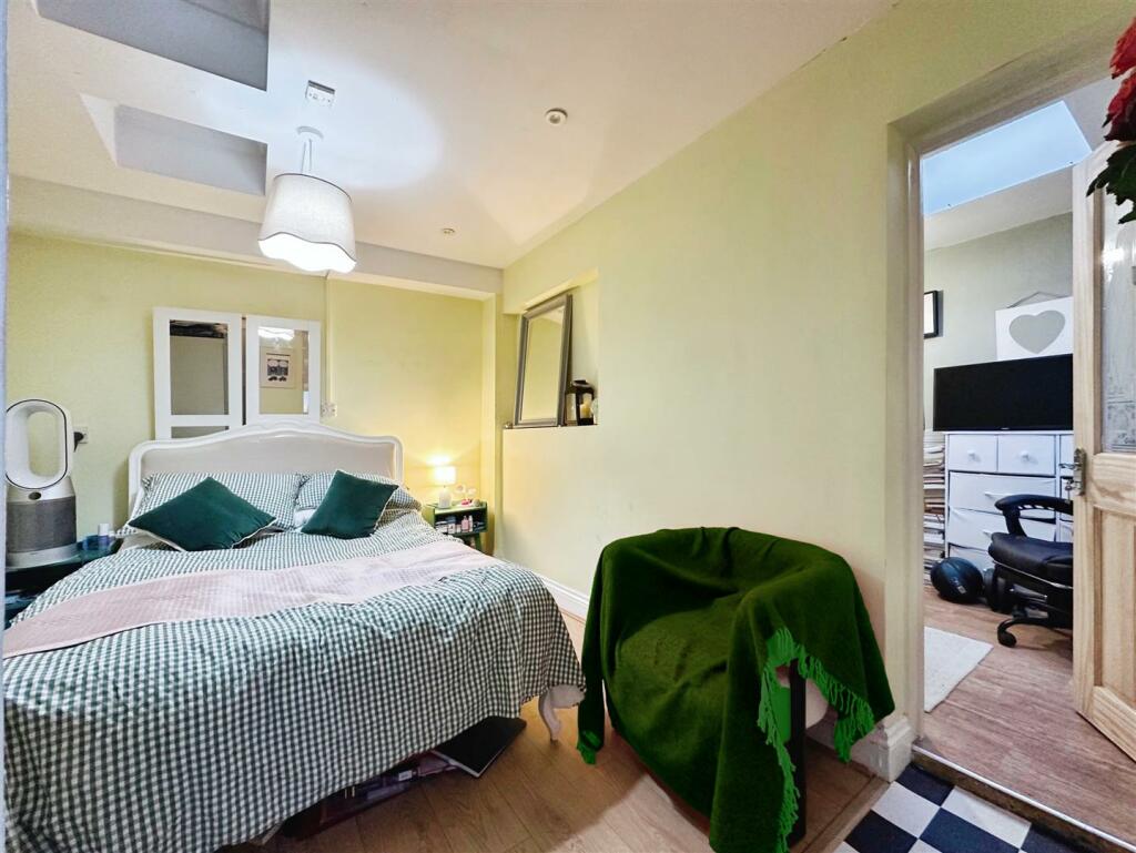 Additional property image - Binswood Street, Leamington Spa