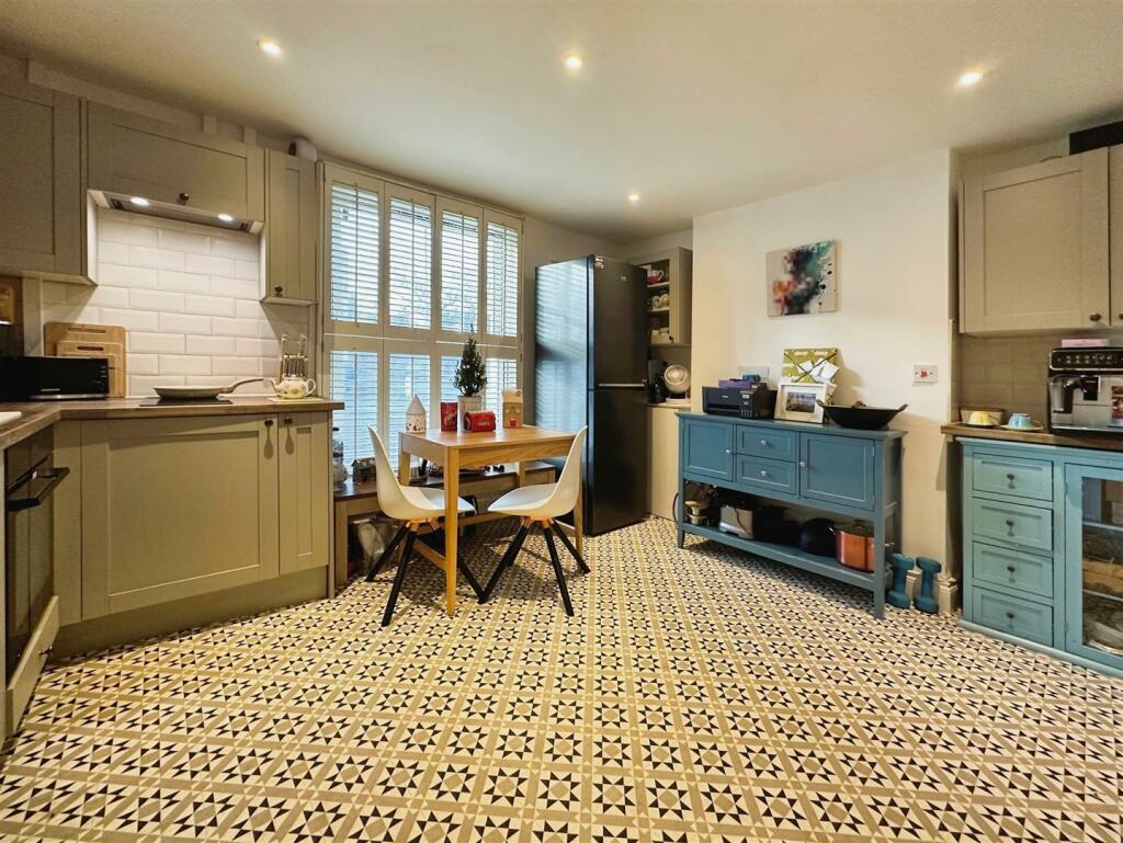 Additional property image - Binswood Street, Leamington Spa