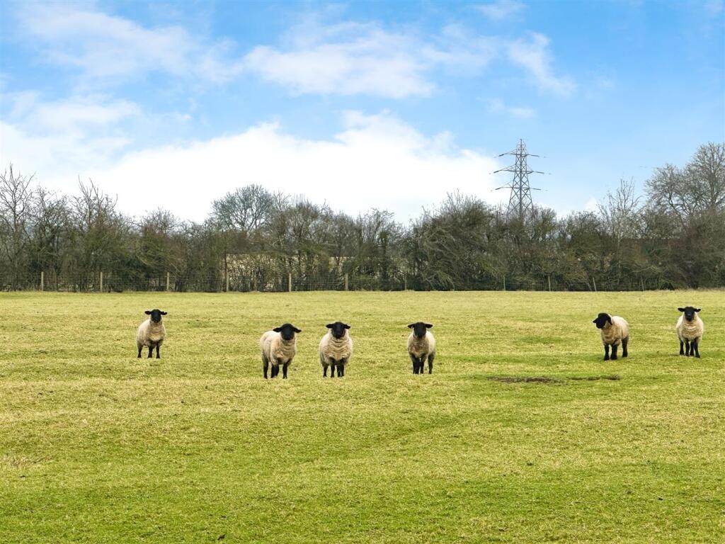 Additional property image - Harbury, Leamington Spa