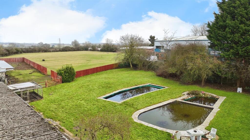 Additional property image - Harbury, Leamington Spa