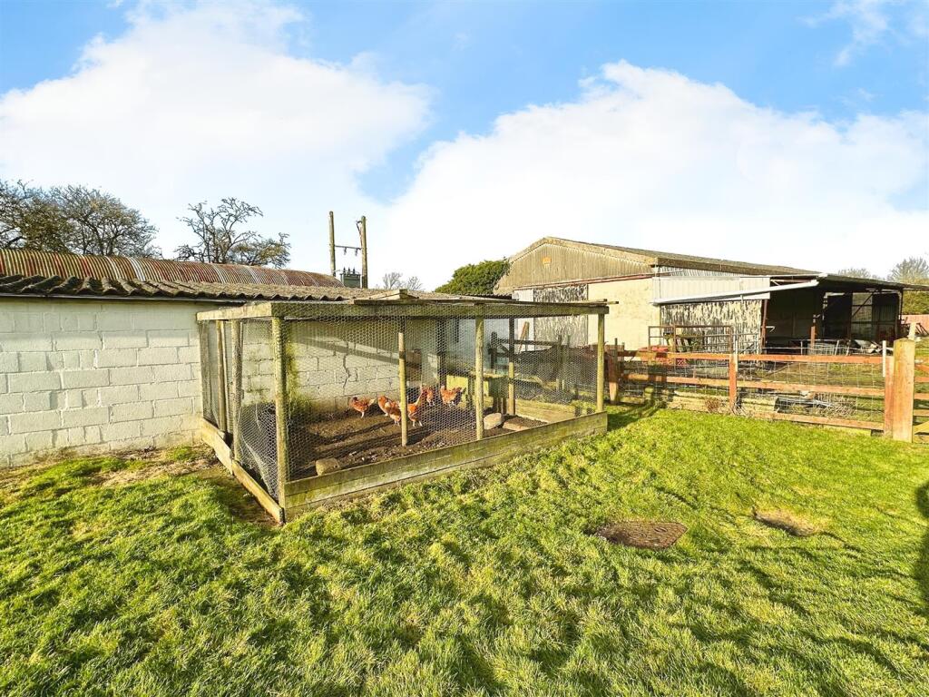 Additional property image - Harbury, Leamington Spa
