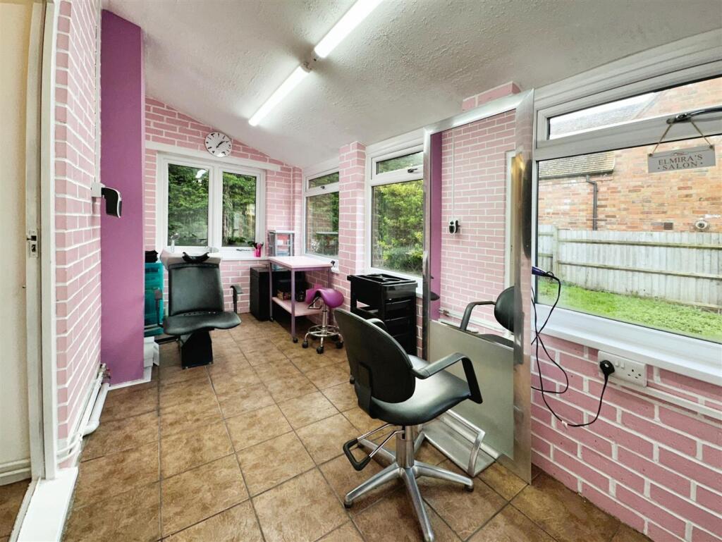 Additional property image - Harbury, Leamington Spa